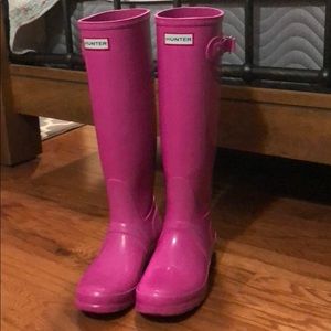 Hot pink hunter rain boots